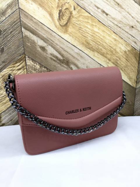 Tas selempang rantai ck envelope clutch charles