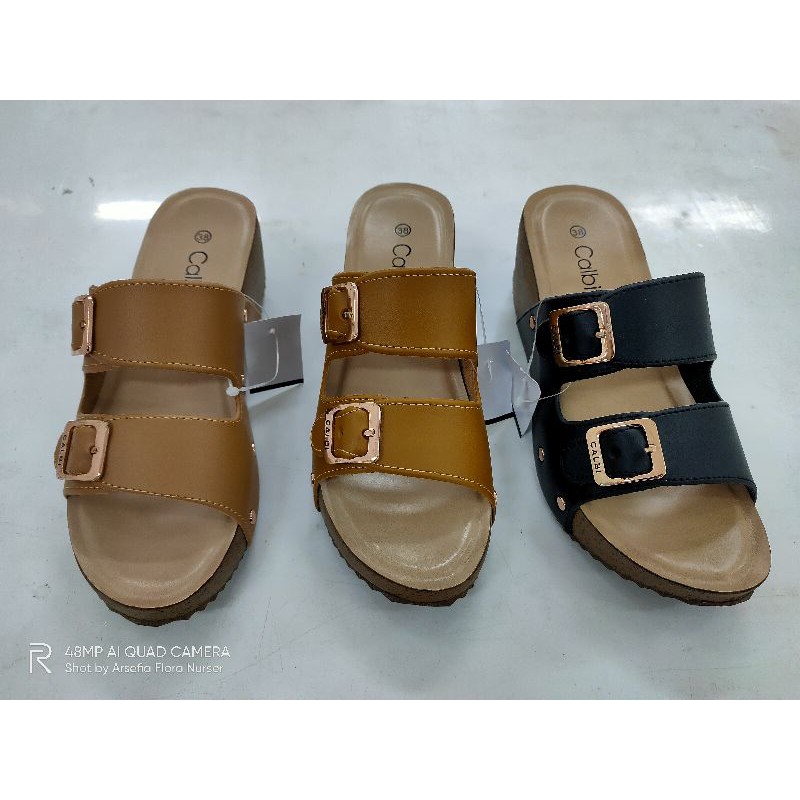 Calbi Wedges wanita dengan ukuran 36-40