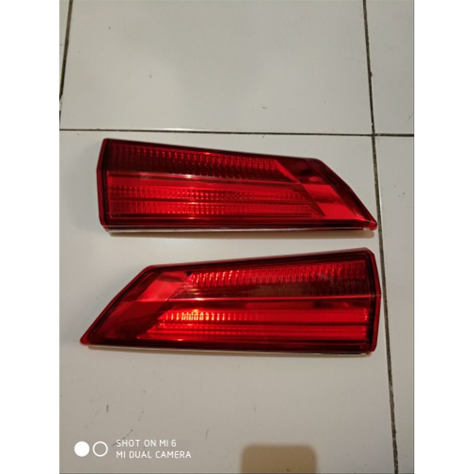 Lampu Reflektor Belakang Calya - Sigra