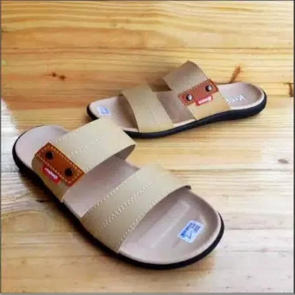 SANDAL SELOP KULIT PRIA TERBARU / Sandal Kulit Pria Slide / Sandal Pria / Sandal Slide  / Sandal Casual Pria / Sandal Slop / Sandal Selop Pria / Sandal Promo / Sandal Pria Kekinian / Sandal Kulit Pria Terlaris