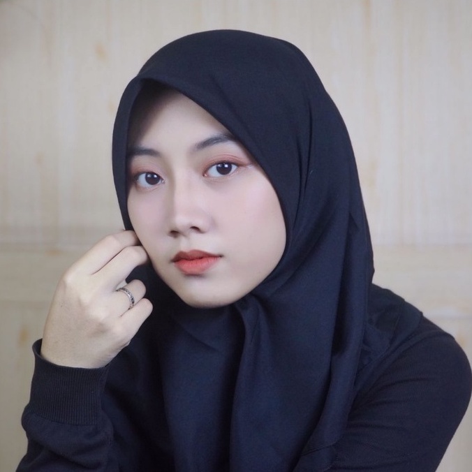 PARIS PREMIUM Hijab Segi Empat Paris Polos TEBAL TIDAK NERAWANG Jilbab PARIS TEBAL NECI EMPAT SISI Kerudung Paris Premium-Hitam PREMIUM