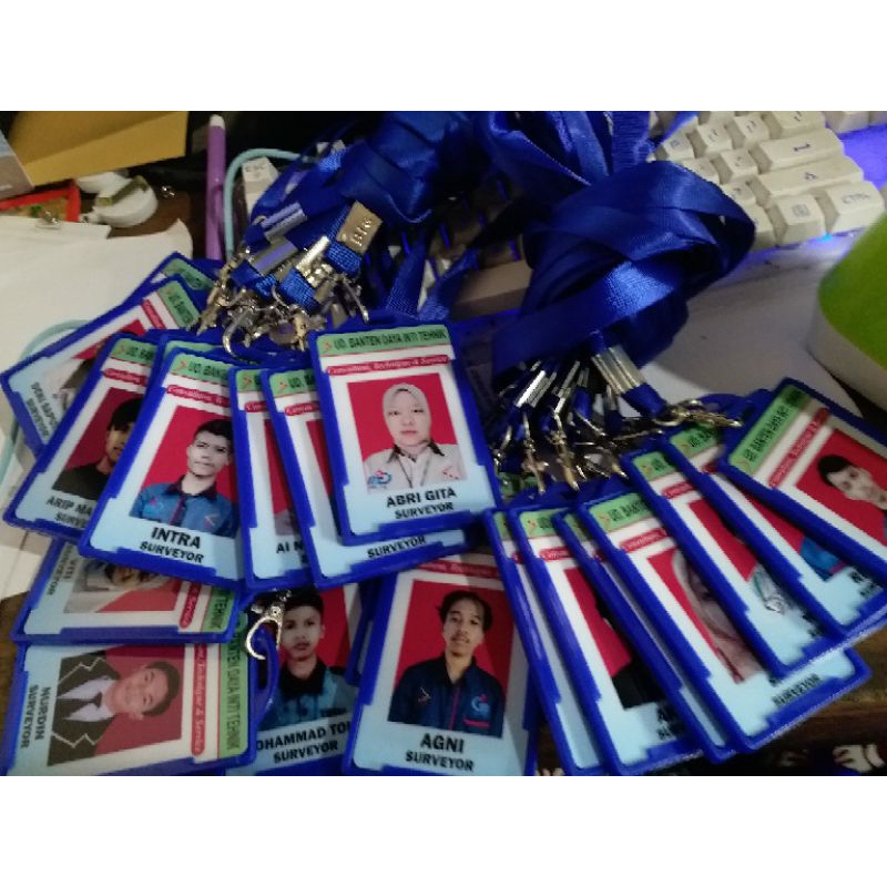 

id card + holder