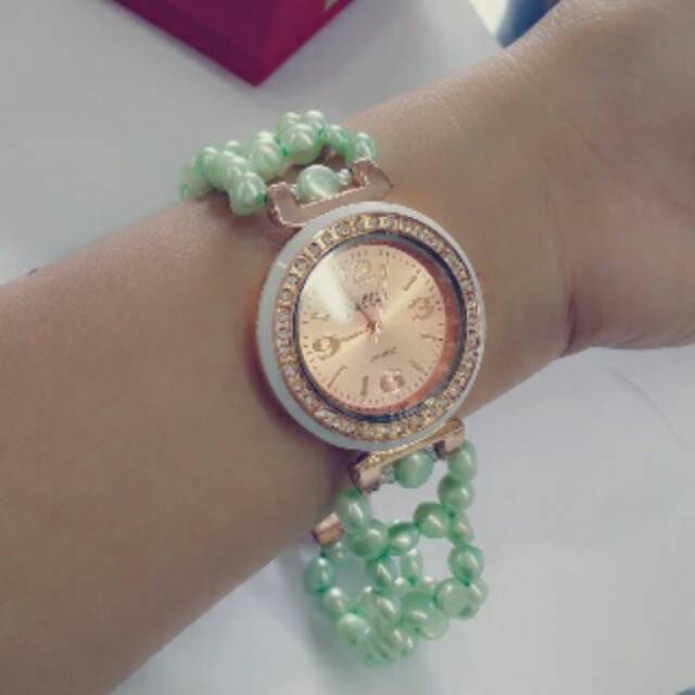 Jam tangan mutiara air tawar