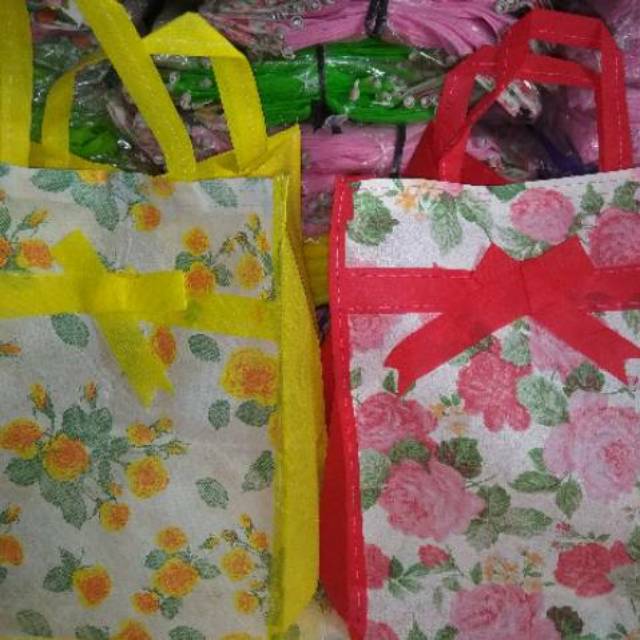 Tas Goodiebag/tas box nasi/tas slametan/tas aqiqah/tas hajatan/tas spunbond size 22x22