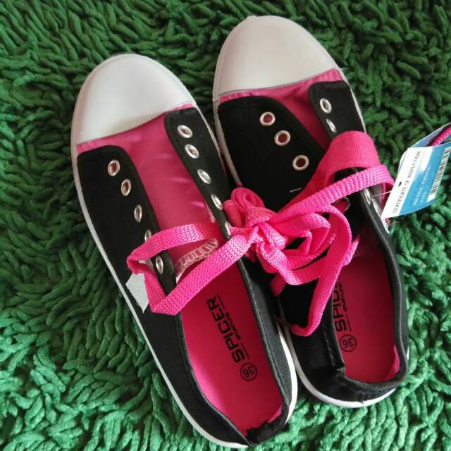 Sepatu spicer