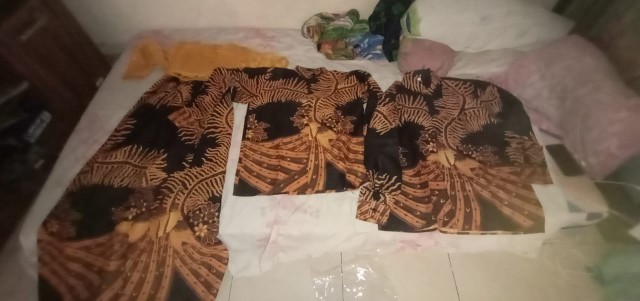 Maura Couple - Sania Ruffle Batik Couple Ori Ndoro Jowi Dnt Garansi Termurah Shopee - Kebaya  Bs059