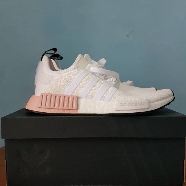 nmd r1 white pink