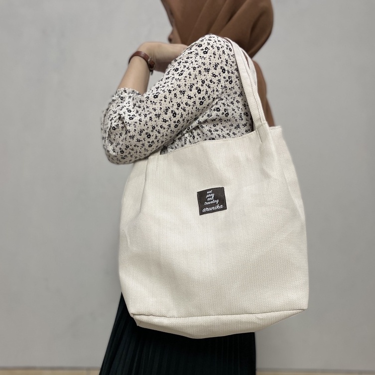 Tote Bag Kanvas Simple Aesthetic Polos