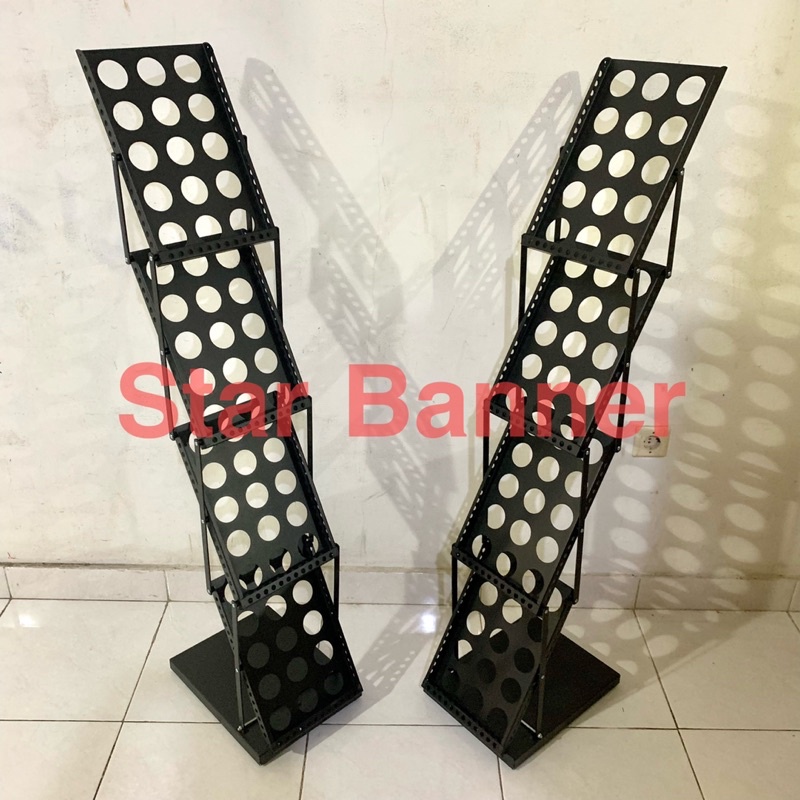 Rak brosur hitam lipat 4 susun | Rak brosur lipat acrylic 7 susun