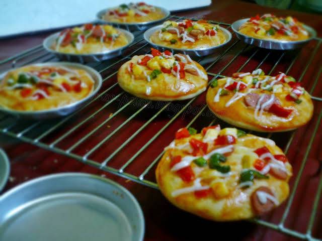 12pcs Loyang Pizza Mini 10 cm Cetakan Bolu Batik Lipat