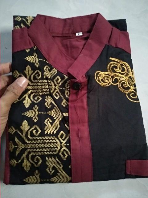 Kemeja Merah Prada Emas Exclusive