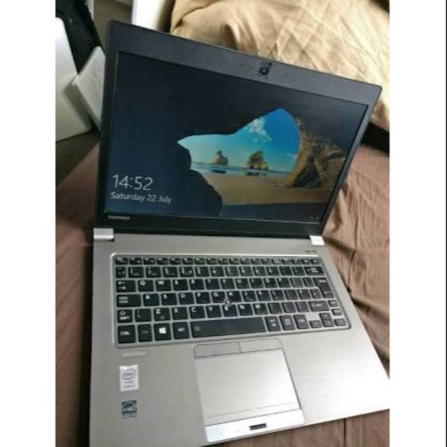 Ultrabook Toshiba Portege Z30-A - Gen 4 Core i7 Super Slim - RAM 8GB / SSD 256GB - Laptop Bekas