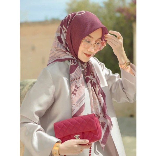 Buttonscraves Chain 2 La Bella