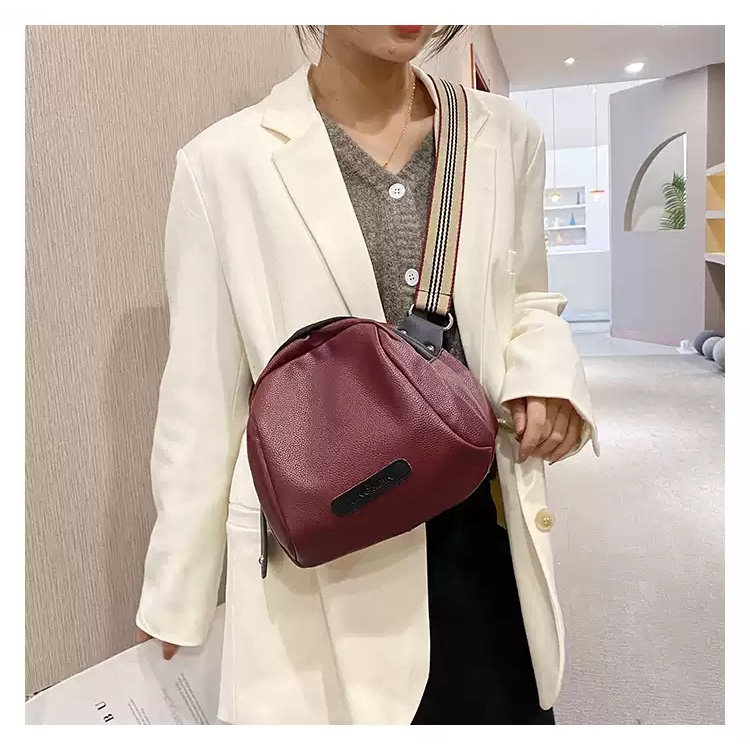 Tas Selempang Wanita Terbaru (( COD )) Tas Model Terbaru Wanita Tas Selempang Wanita Kekinian Tas Ala Korea Tas Wanita Lokal Kuwalitas IMPORT 2022
