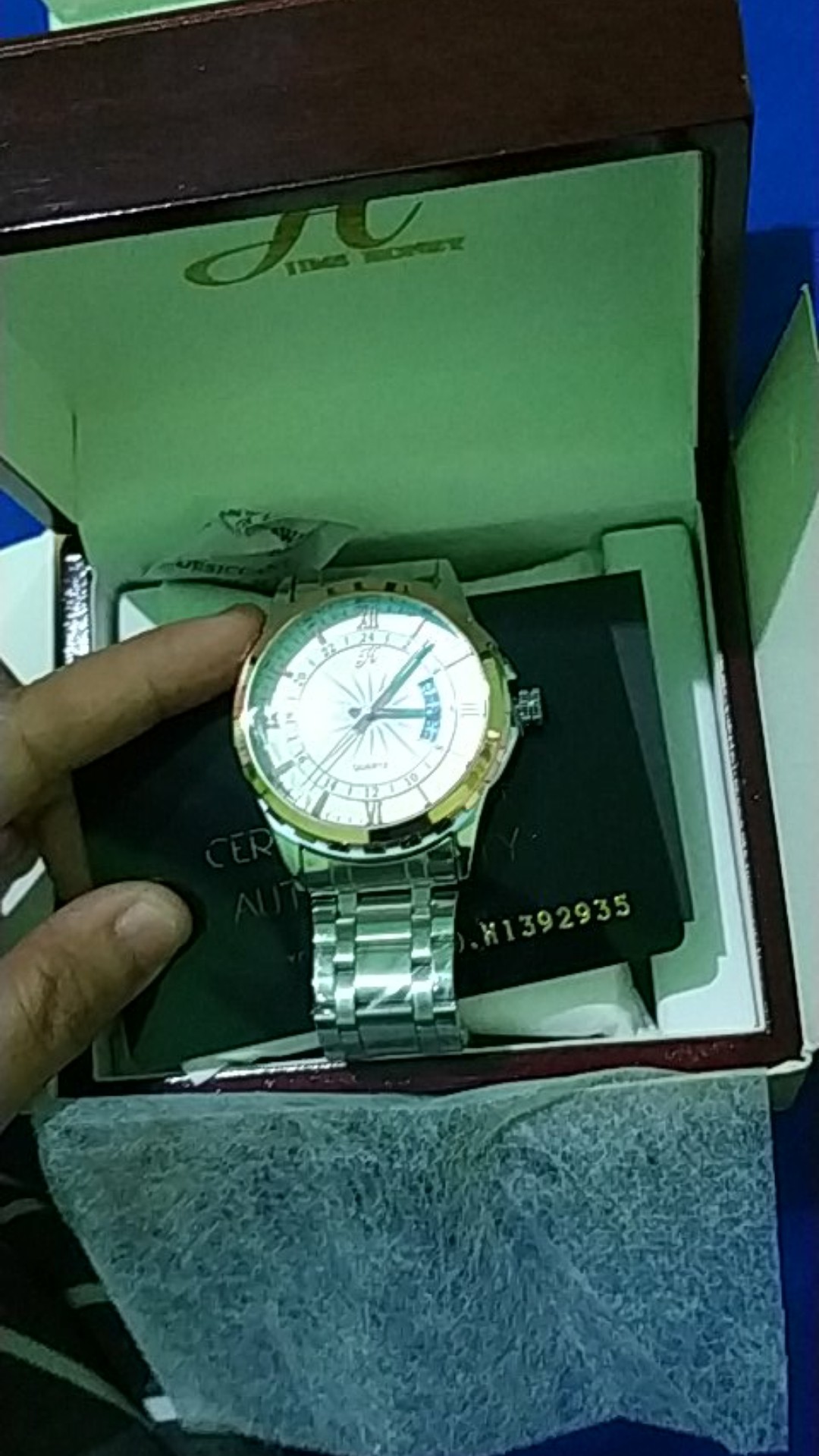 Jimshoney Timepiece 8026