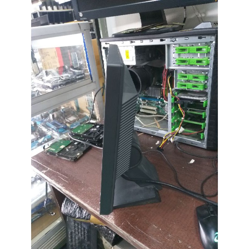 Monitor LCD 15 inch Kotak berbagai merk