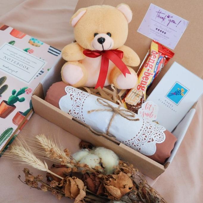 

Best Product!!! Kado Ulang Tahun Cewek Hampers Hijab Giftbox Kado Wisuda / Kode Lyly - Paling Diminati