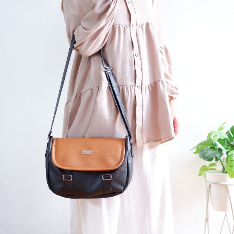 QILA Slingbag