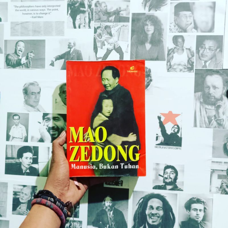 Kontradiksi | SELECTED MILITARY WRITINGS OF MAO TSE-TUNG | Mao Zedong: Manusia, Bukan Tuhan | Quan Y