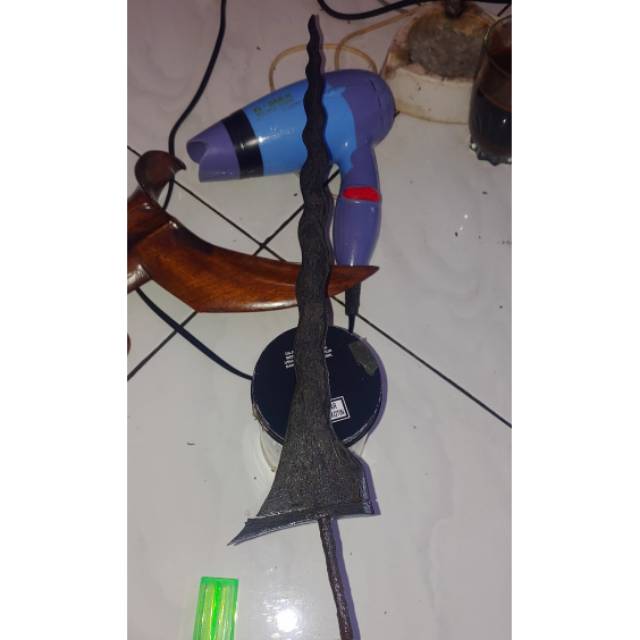 Keris kalawijan luk 17 dan tilam upih