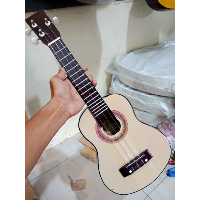 BERGRANSI PENGIRIMAN _RUSAK/PATAH, Ukulele senar 4 BoNUS Pic