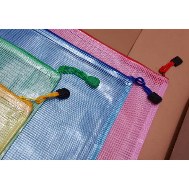 

ZIPPER POCKET A4 MOTIF