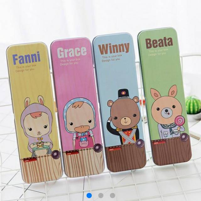 

Kotak pensil motif karakter kartun