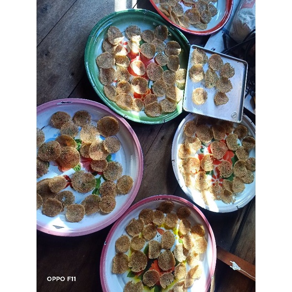 

KERUPUK SAGU RENDANG KHAS KOTA SELAT PANJANG MERANTI