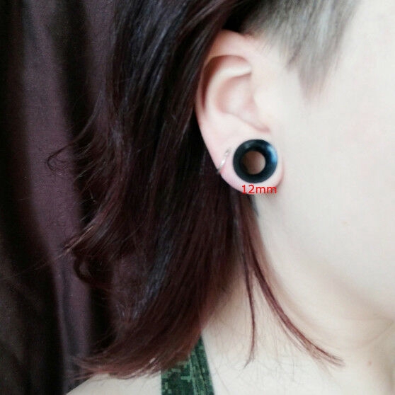 1 Pasang Anting Tunnel Flexible Bahan Silikon Ukuran 3-25mm Untuk Unisex