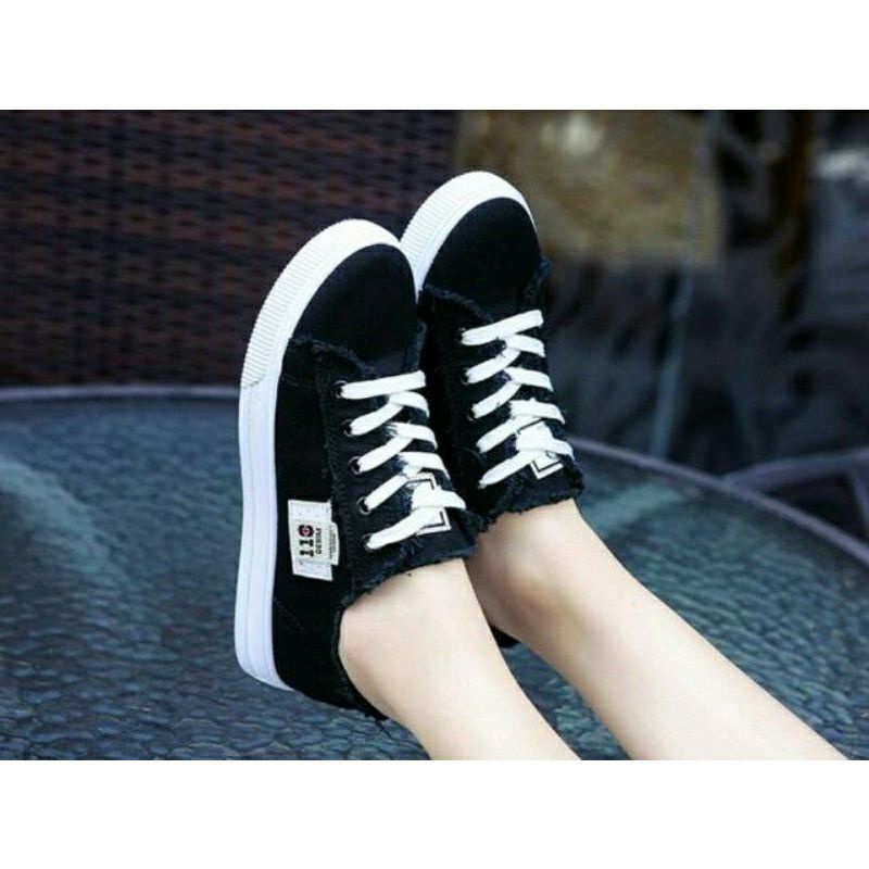 (BANDA ACEH) SNEAKERS IMPORT WANITA / SEPATU SEKOLAH