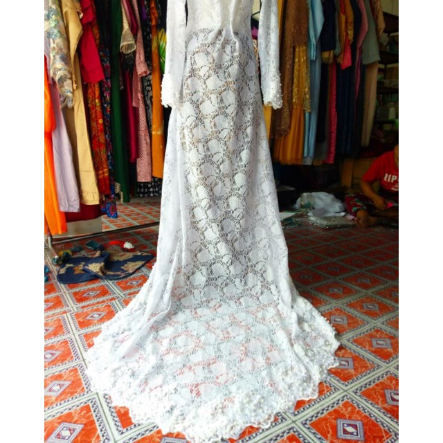 kebaya akad pengantin ekor brokat putih mewah