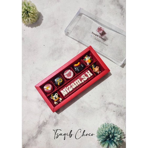 

Cokelat Karakter Wisuda | Hampers Wisuda | Kado Wisuda