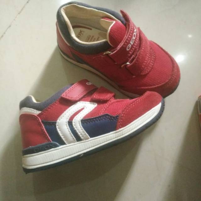 Sepatu Geox anak