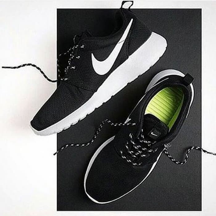 PREMIUM ORIGINAL - Nike Roshe Run Revolt Sneakers