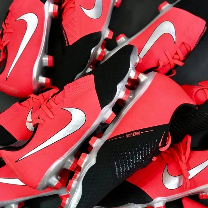 sepatu bola nike phantom venom academy fg s7968