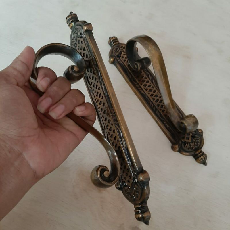 Handle Pintu / Gagang Pintu Rumah Pagar Kuningan Motif Cumi Ukir 29cm
