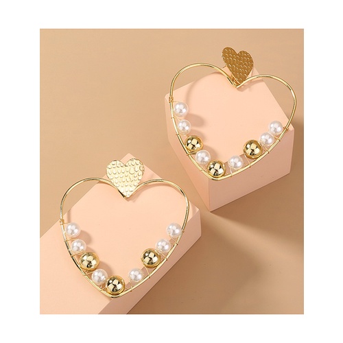 LRC Anting Tusuk Fashion Golden Love Pearl Alloy Stud Earrings P57480