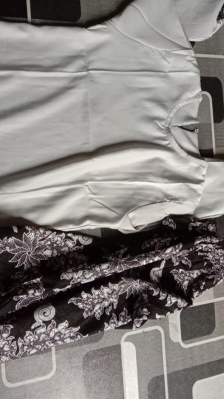 Maura Couple - Sania Ruffle Batik Couple Ori Ndoro Jowi Garansi Termurah Shopee -  Batik Solo Modern