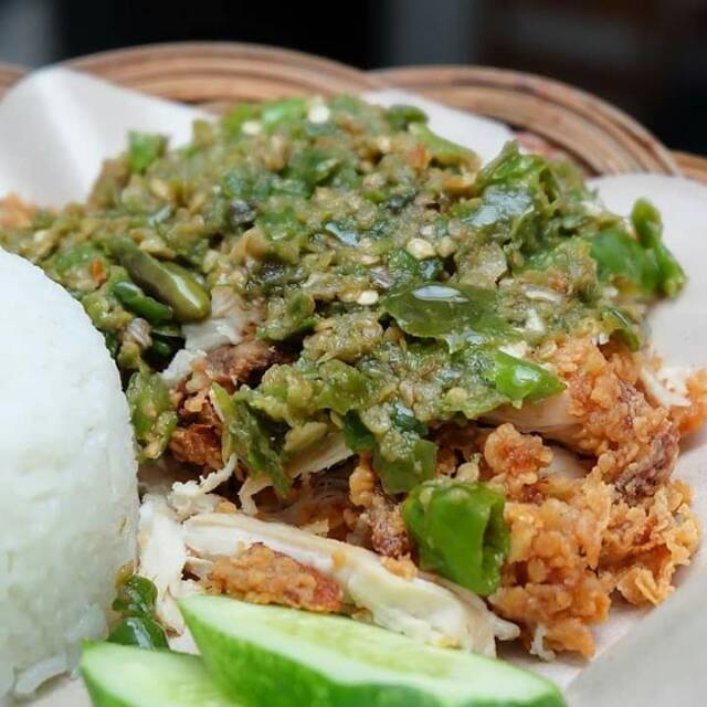 

Ayam geprek hanifah