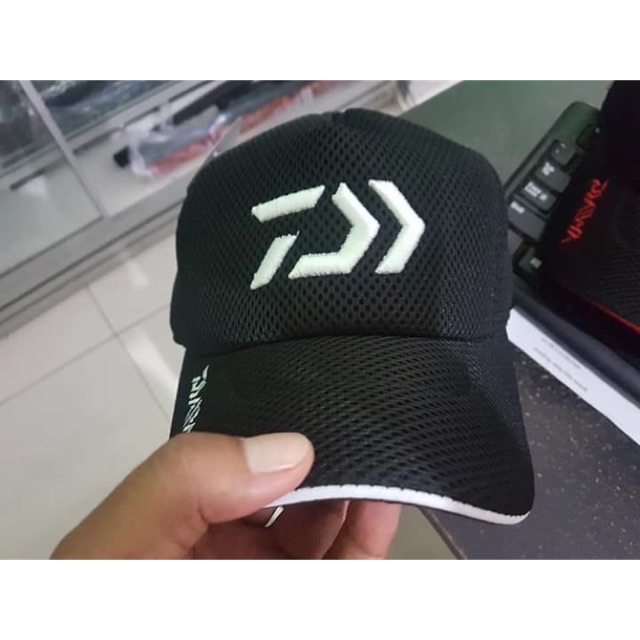 Topi mancing Daiwa