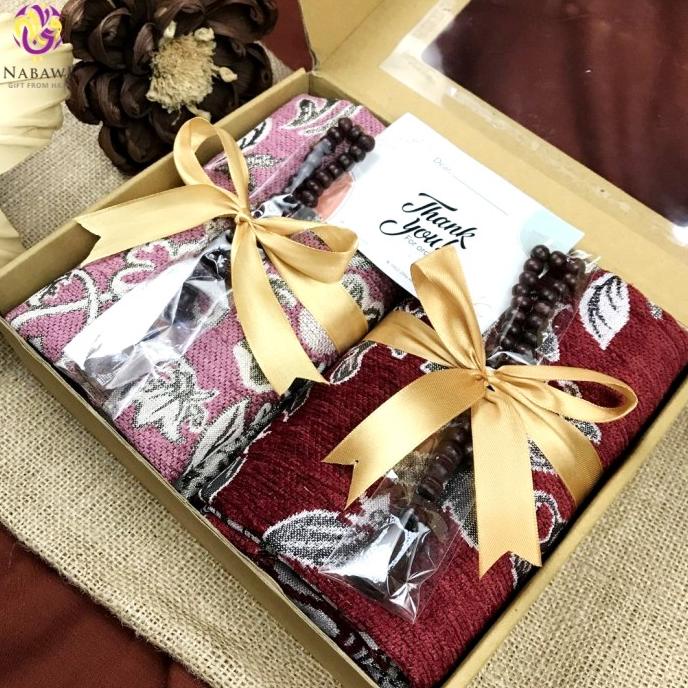 

Best Product!!! Hampers Gift Box Sajadah Couple Kado Nikah Seserahan Ultah Souvenir - Paling Diminati