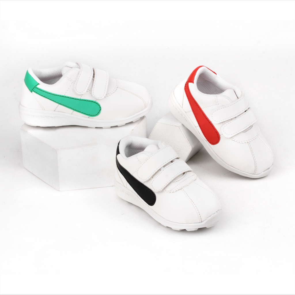 Sepatu Sneaker Anak Model Perekat Anti Slip Dan Ringan SK