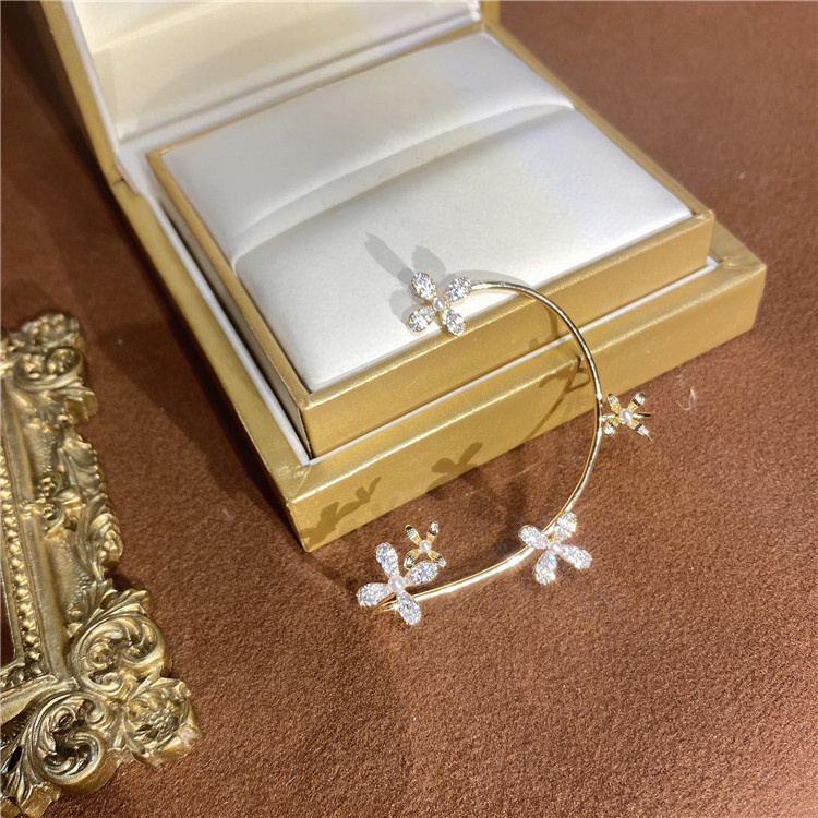 Anting Klip Tanpa Tindik Desain Bunga Kecil Hias Berlian Imitasi Gaya Korea Untuk Wanita