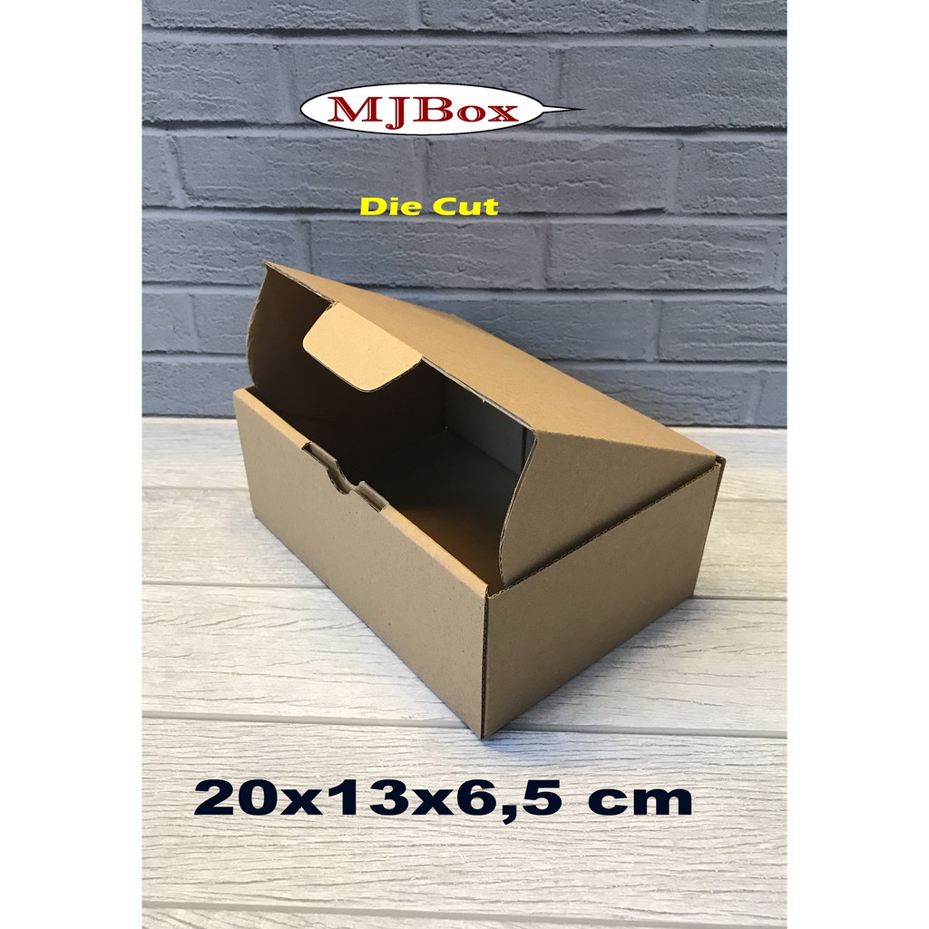 

Kardus 20 x 13 x 6,5 cm........ Die Cut ( untuk pembelian di atas 10 pcs harga lebih murah )
