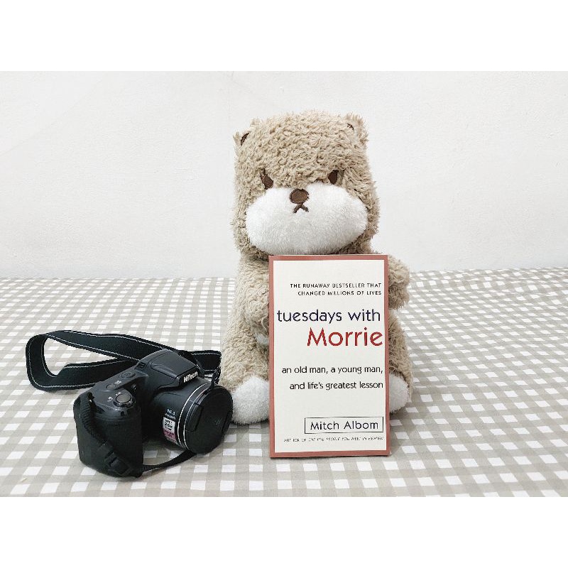 PRELOVED - Tuesday With Morrie