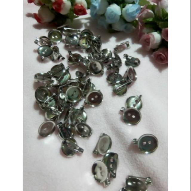 

peniti bundar 1,5cm/lusin