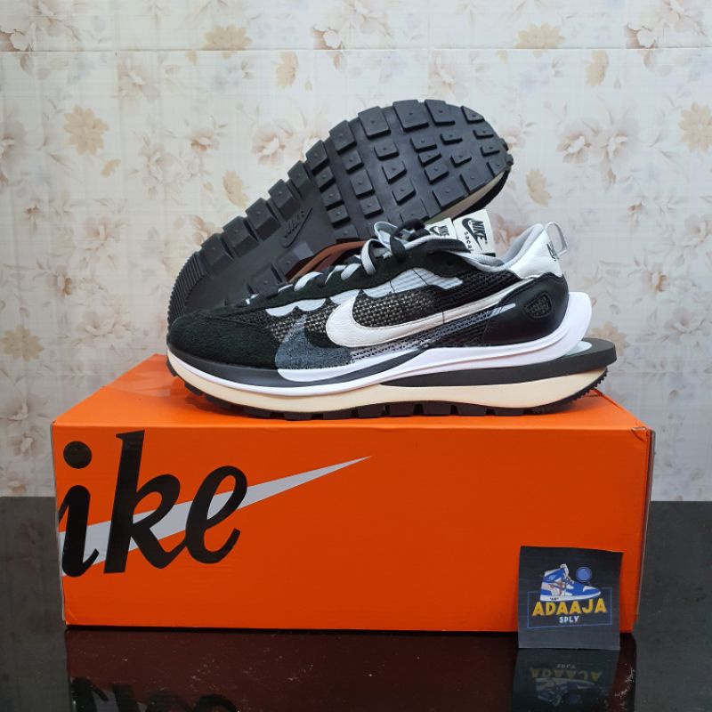 Nike Vaporwaffle Sacai Black US 12 / Eu 46 BNIB