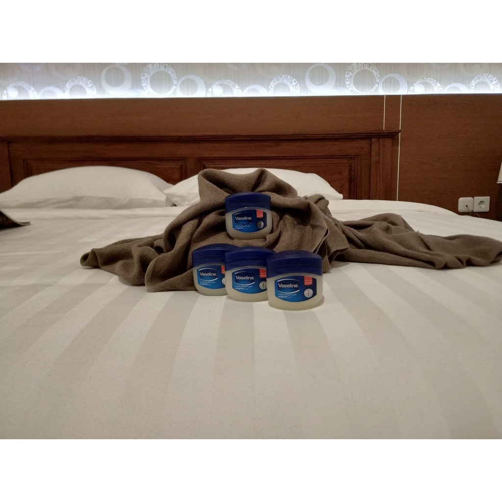 Vaseline saudi arabia Pure Petroleum Jelly Original 50 ml (NEW 2020