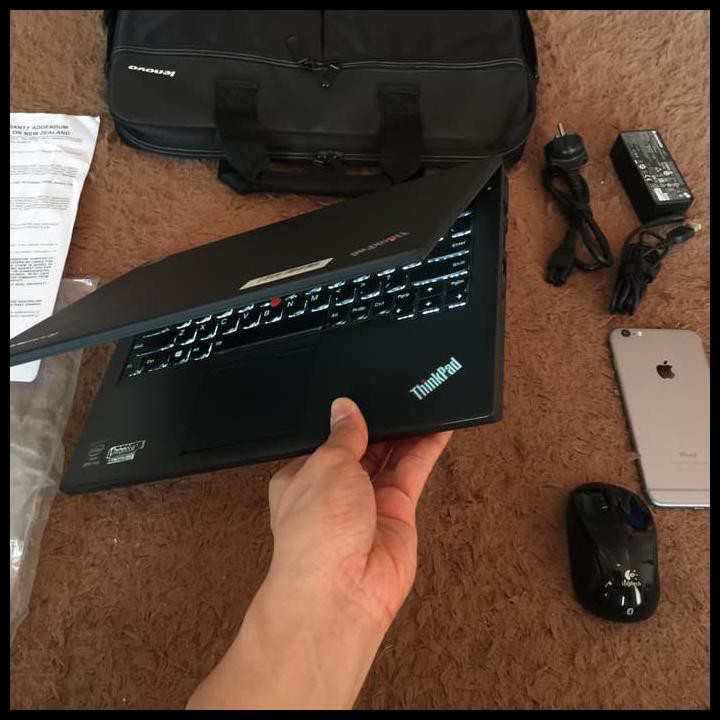 TERJAMIN Ultrabook Lenovo Thinkpad X250 i5 5200 Broadwell Ram 8 GB Garansi 2018 LIMITED EDITION