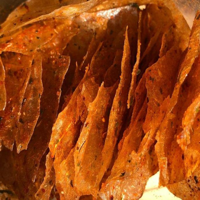 

⚡iap Kirim Keripik kaca pedas daun jeruk 1kg / kripik kaca kiloan / kripik kaca pedas 1kg produck terbaik